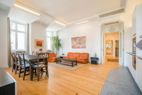 Spacious & Bright Apartment in Cais Sodre